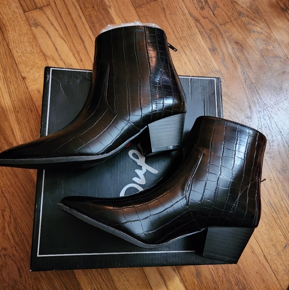 SALE - Qupid Austin Croc Embossed Black Booties - Picture 4 of 7